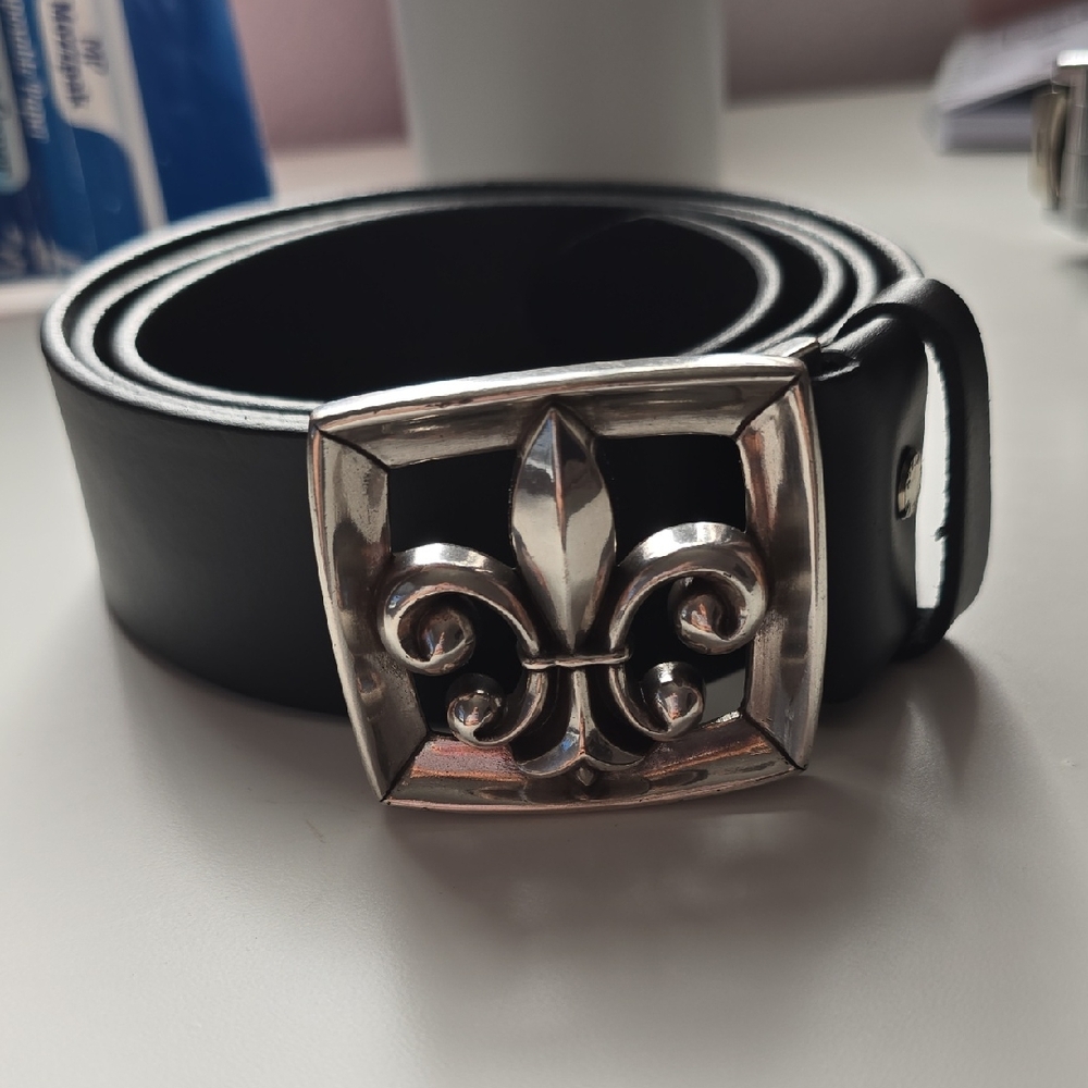 Elegant Black and Silver Leather Belt